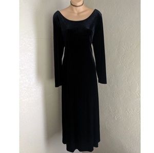 Vintage long sleeve velvet dress
